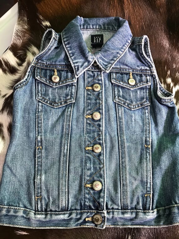 gap sleeveless jacket
