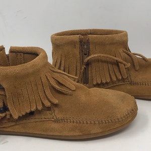 Minnetonka Womans sz 6 Conche suede Leather Moccasins image 3