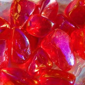 Pietra di quarzo cristallino Ruby Aura / Piccole pietre burattate Ruby Aura