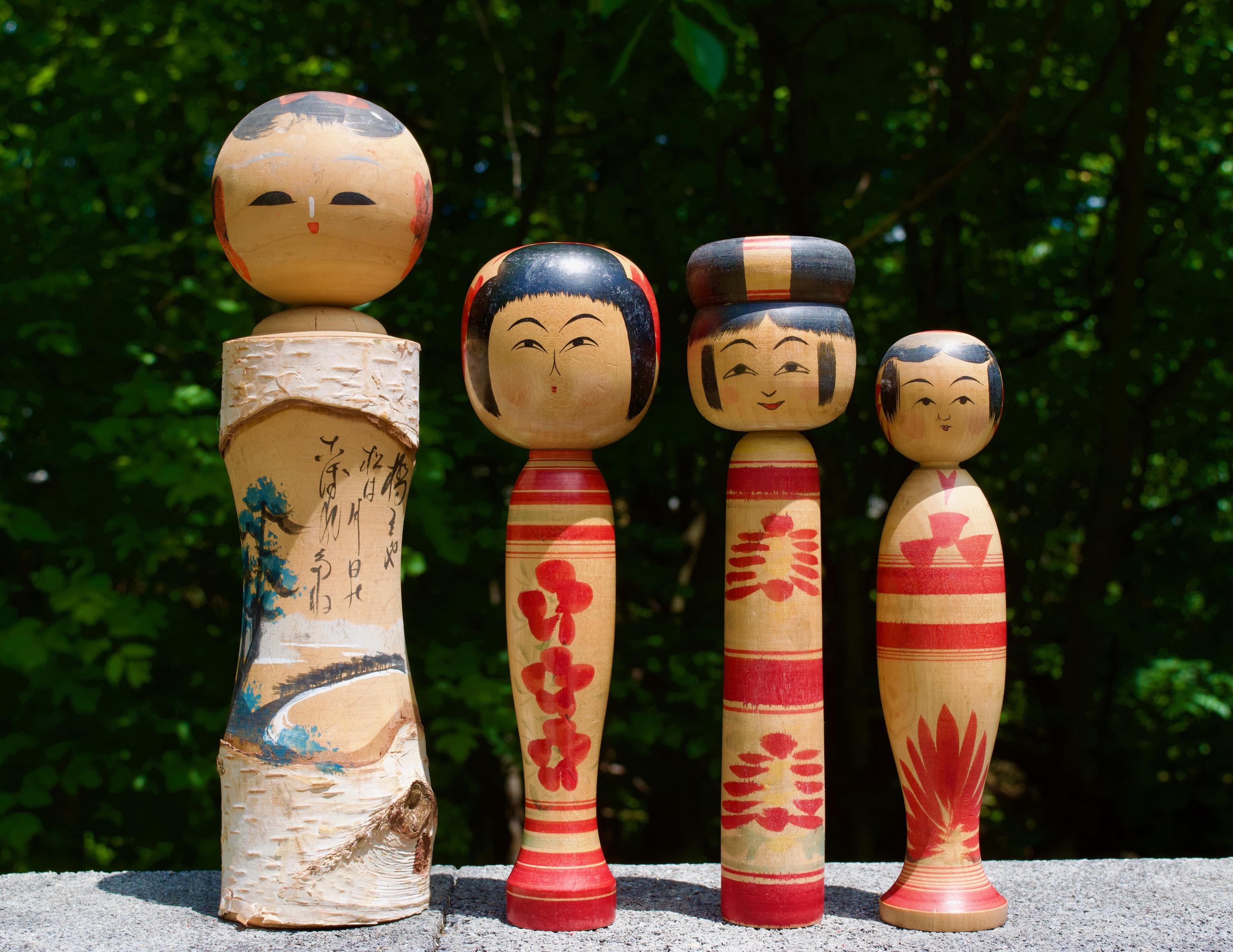 Lot de poupées Kokeshi japonaises vintage | 4 poupées traditionnelles en bois de différents artistes kokeshi