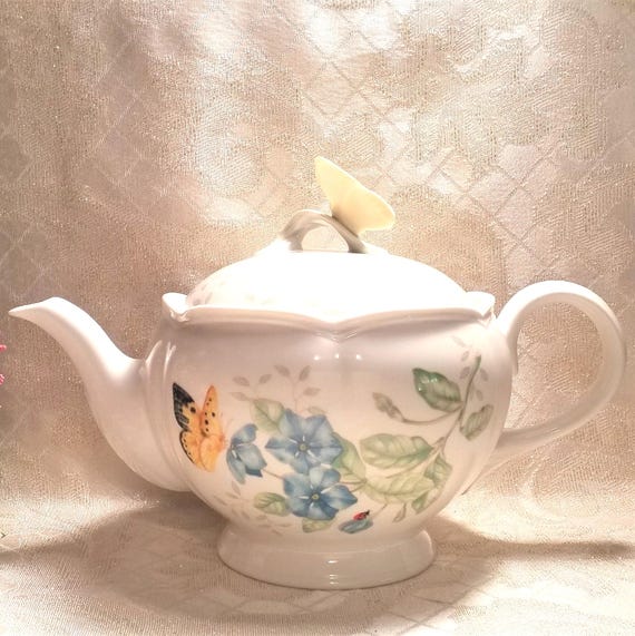 Lenox Gorgeous Laurie Le Luyer Pretty Butterfly Meadow Teapot Approximately 30 Ounce Capacity Beautiful Always FREE Domestic SHIPPING