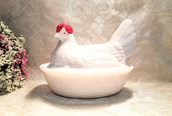 Vintage Detailed Hen On Basket Westmoreland Milkglass Excellent Condition Excellent Vintage Country Collectible FREE Domestic SHIPPING