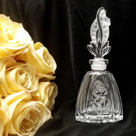 Vintage Perfume Bottle With Stopper Exquisite Detail Of Clear And Frosted Floral Exceptional Display Always FREE Domestic SHIPPING
