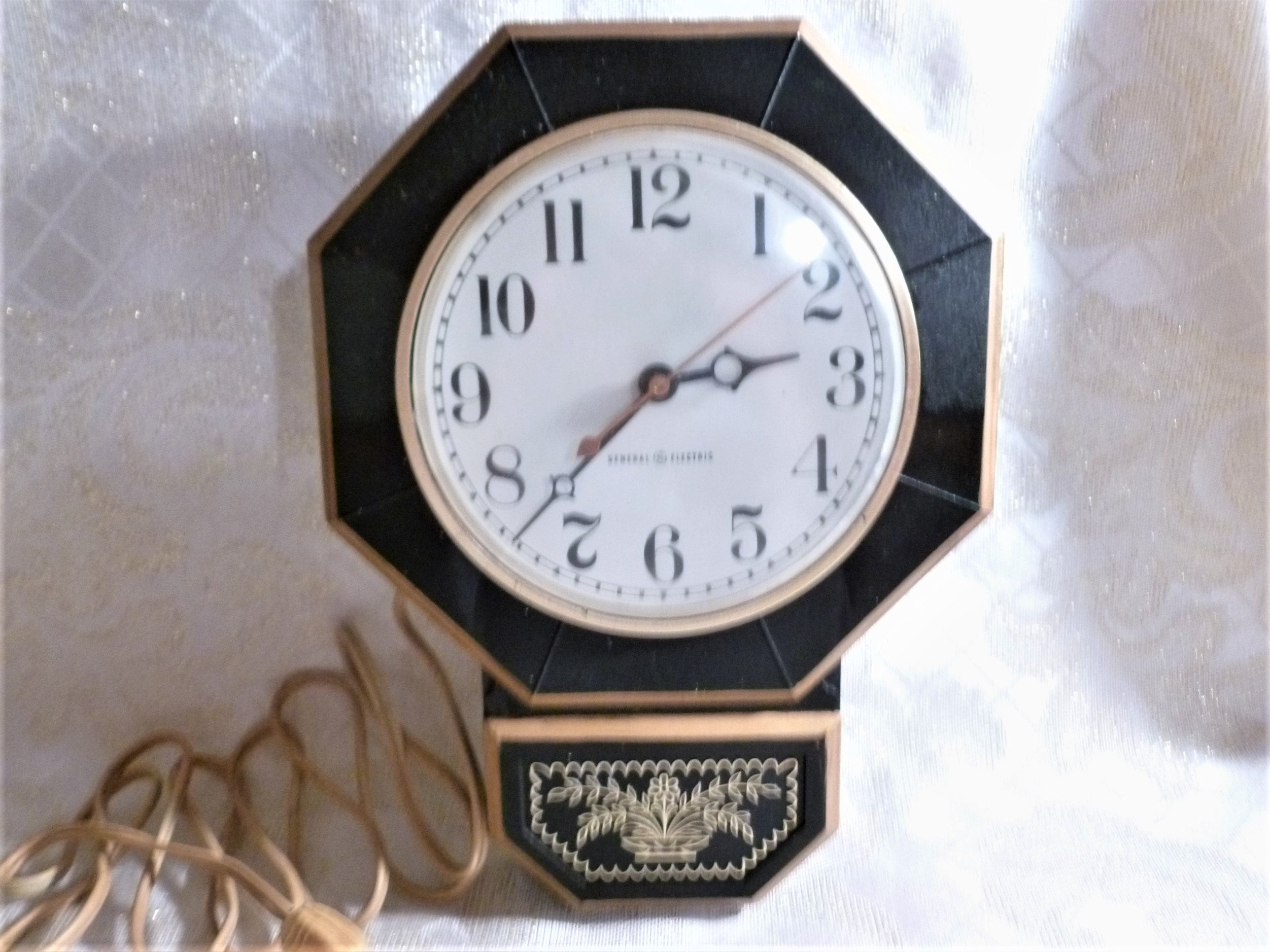 Vintage 1970s General Electric Wall Clock Stylish Retro Decor Black And