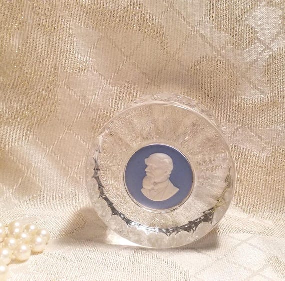 Wedgwood Charles Dickens Blue Jasperware Crystal Paperweight Pretty Display Ideal For Library Display FREE Domestic SHIP