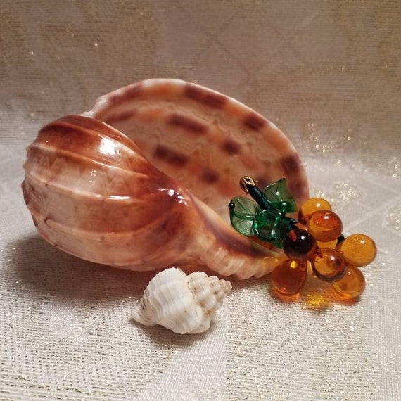 Vintage Grape Brooch Amber Glass And Green Glass Makeup A Beautiful Amber Grape Cluster Brooch Ideal Gift Always FREE Domestic SHIPPING