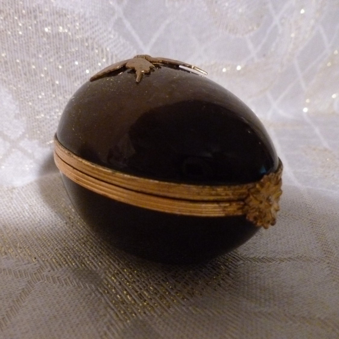 Porcelain Limoges Egg With Beautiful Gold Butterfly Message On Bottom