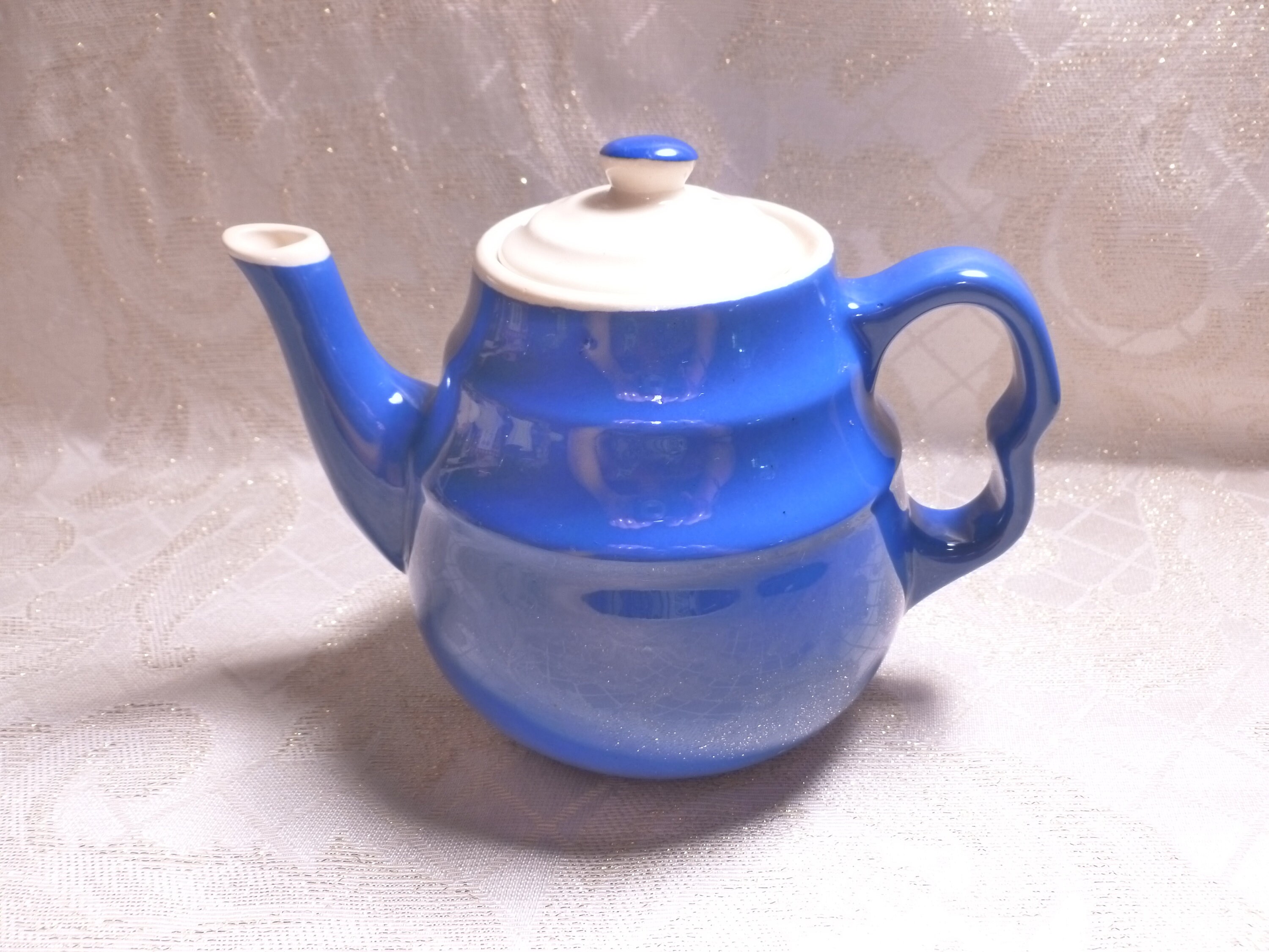 Stoneware Vintage Teapot Blue And White Beehive Design Two Cup Capacity