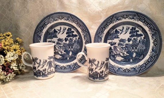 Blue Willow by Churchill Made In England Vintage Collectibles Set Of 2 Mugs And 2 Lunch/Dinner Plates 8 Inch Always FREE Domestic SHIPPING
