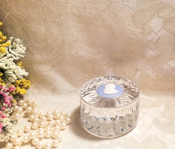 Wedgwood Charles Dickens Jasperware Crystal Paperweight