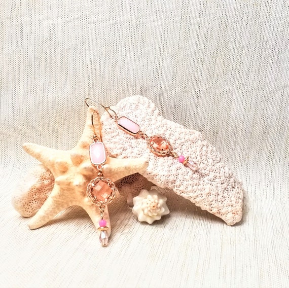 Handcrafted Pretty In Pink Exceptional Detailed Pink Crystal And Glass In A Elegant Design Always FREE Domestic SHIPPING