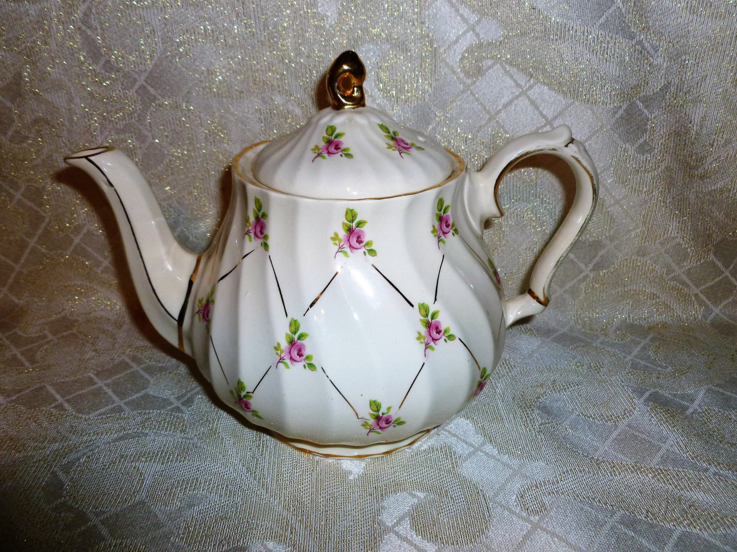 Sadler Vintage Teapot Ivory With Pretty Floral Design And Gold Trim