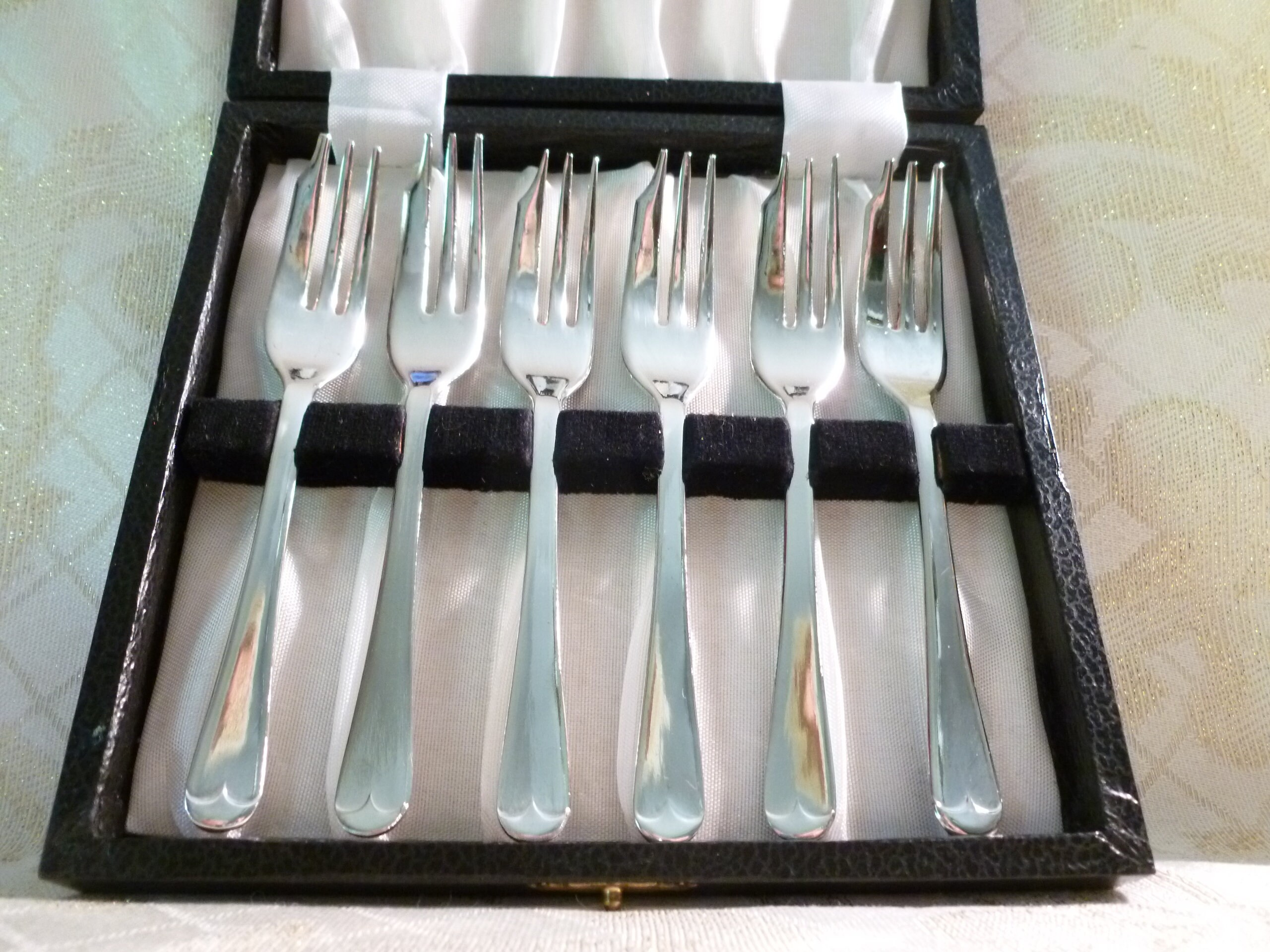 Raimond Sheffield England Six Dessert Pastry Forks Individually Wrapped