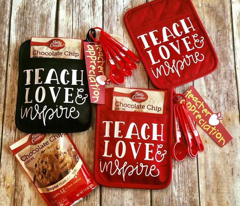 Girl Scout Leader Teaching Gifs Elementary Teacher Teach Love Inspire Teacher Appreciation Potholder Gift Set