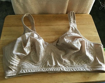 Vintage Playtex 18 Hour Ultimate Lift and Support Wire Free Bra Beige42C
