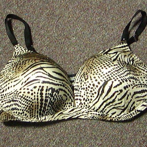 Vintage Victoria's Secret Biofit Seamless Foam Underwire Push up Bra Animal  Print With Sequins 34DD 