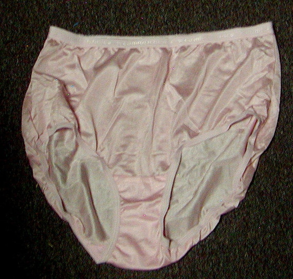 New Luxurious Comfort Choice 100% Nylon Full Coverage Brief Panty Soft Pink  Size 7 lg 