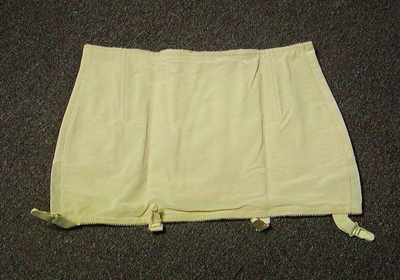 Vintage New Formflex Foundations, Inc Firm Control Open Bottom Side Zipper  Girdle With Garters Light Beige 2X Large 3334 