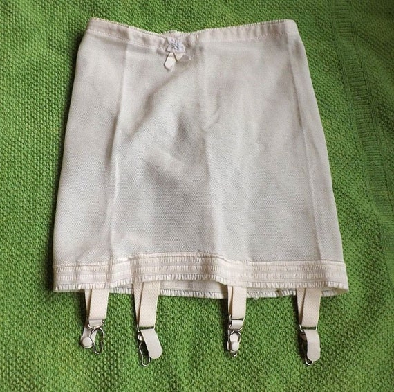 Vintage New Maidenform's Variation Firm Control Open Bottom Girdle  W/garters Wh Med 