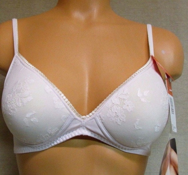 Vintage New With Tags Olga Flowering Lace Padded Wire Free Bra French Nude  34C 