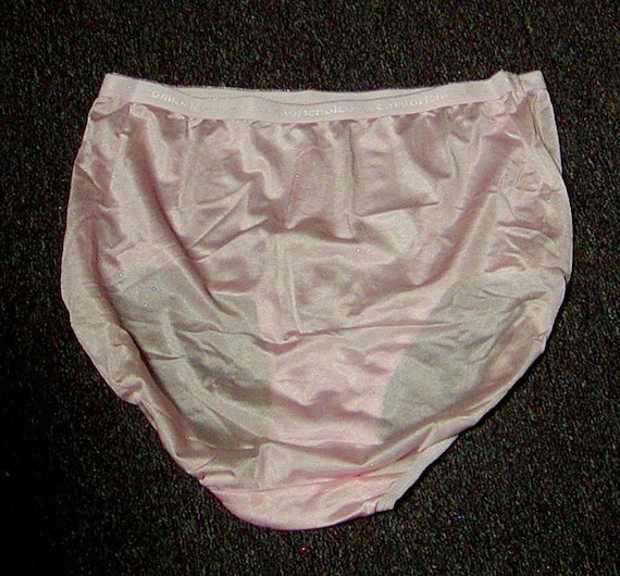 New Luxurious Comfort Choice 100% Nylon Full Coverage Brief Panty Soft Pink  Size 7 lg 