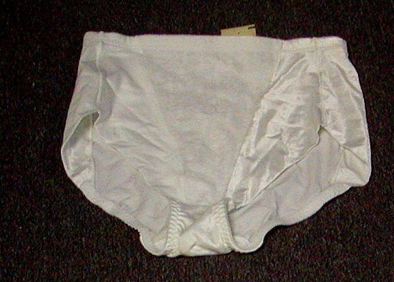 Vintage white cupid panty - Gem