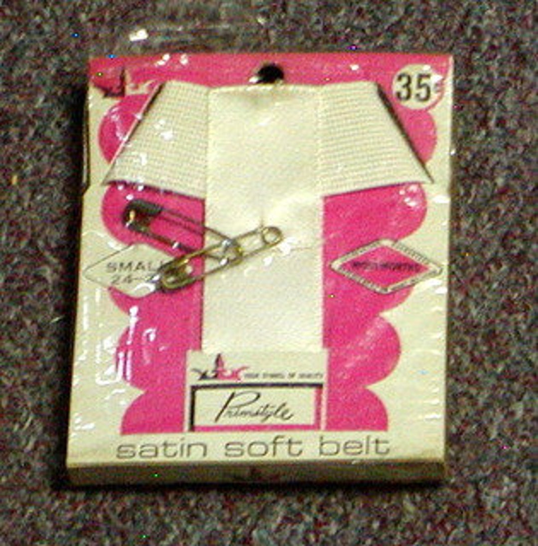 Vintage New Prinstyle Personal Sanitary Napkin Belt & 12 Tabbed Napkins