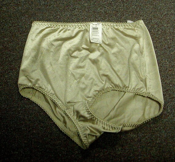 Buy Vintage New Vassarette Comfortably Smooth Light Control Panty Girdle  Brief Beige Size 6 Medium 2728dium Online in India 