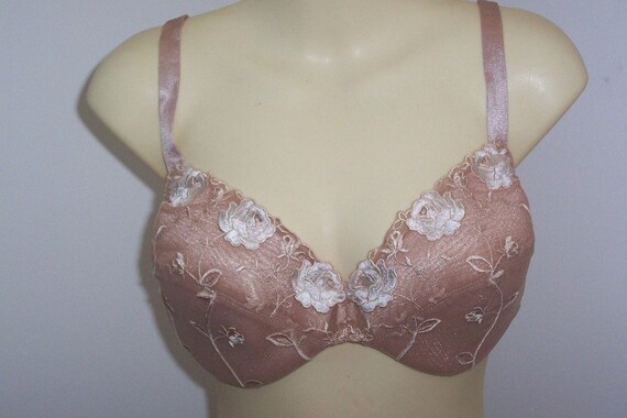 Olga, Intimates & Sleepwear, Nwt Olga 50 Gentle Lift Underwire Bra In  Beige