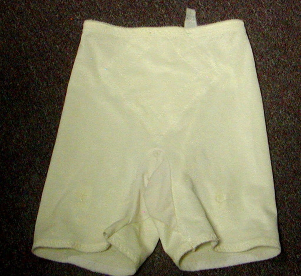 Vintage Flexees Valuable Solution Moderate Control Comfort Panty