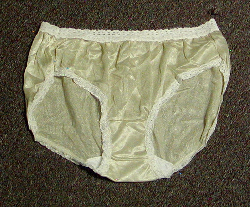 Vintage Maxwell Scott's Tender Touch High Cut Lace Top Full Brief Nylon  Panty Light Beige With White Lace 5 X Small -  Canada