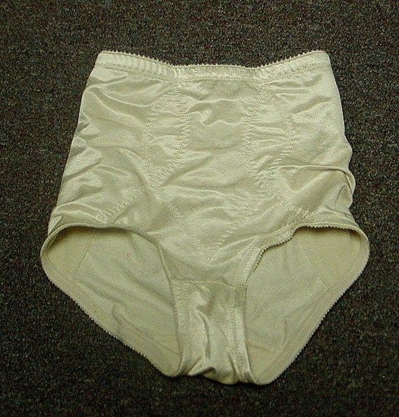 Vintage Grandmother's Well Worn Flexees Instant Slimmer Floral Deluster  Firm Control Brief Candleglow Ivory X Large 3132 -  Israel