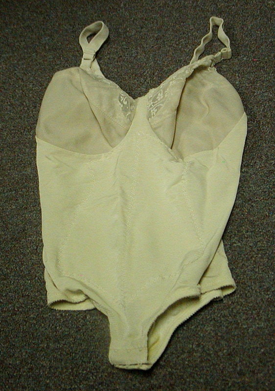 Vintage Subtract Firm Moderate Control Wire Free Body Briefer Body Beige  38C 