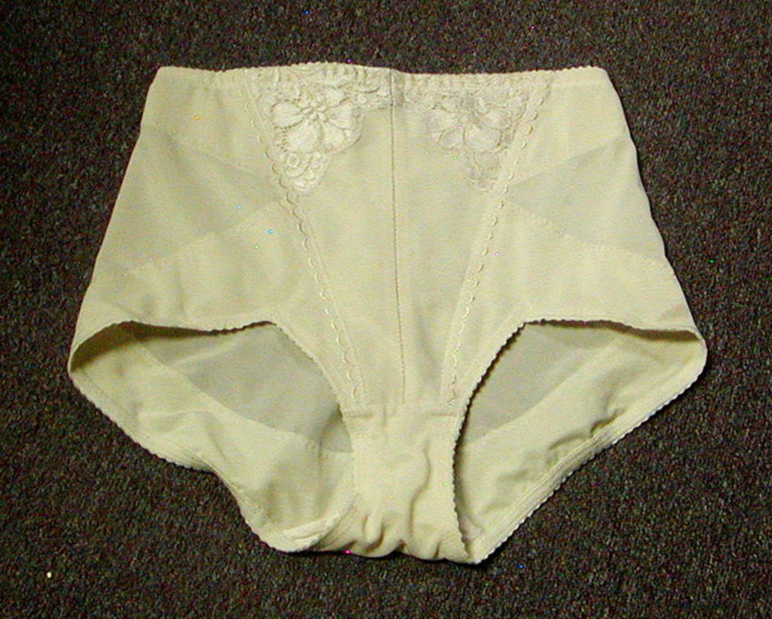 Vintage New Wacoal Firm Control Panty Girdle Brief Light Beige Small