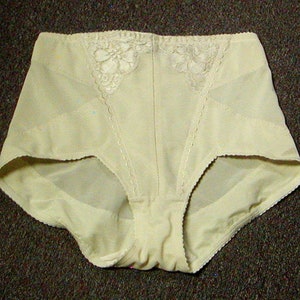 Vintage New Cown-ette 4 Cuffed High Waist Firm Control Panty Girdle Brief  With Lace Legs White Ontrol 