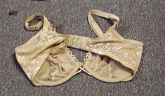 Vintage New Victoria's Secret Embroidered Lace Very Sexy Unlined  Plungeunderwire Bra Body Beige 36DD/E 