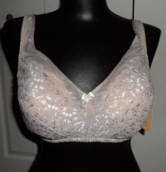 Vintage New J,c,penneys Delicates Full Figure Minimizing Embroidered Lace  Soft Cup Bra Warm Taupe beigetuxedo Black 46DDD 