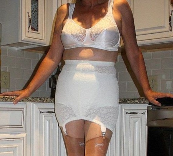 Vintage New Crown-ette Full Freedom Firm Control Lace Open Bottom Girdle  With Garters Body Beige -  Norway