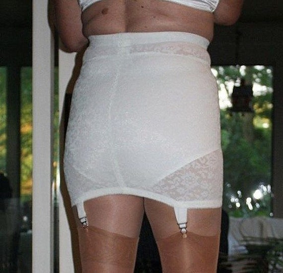 New Vintage Crown-ette Full Freedom Firm Control Lace Open Bottom Girdle  With Garters Snow White -  Norway