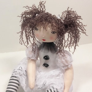 Rag doll sewing pattern– Instand PDF download in English and french – Number 19