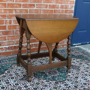 English Antique Oak Small Drop Leaf Table