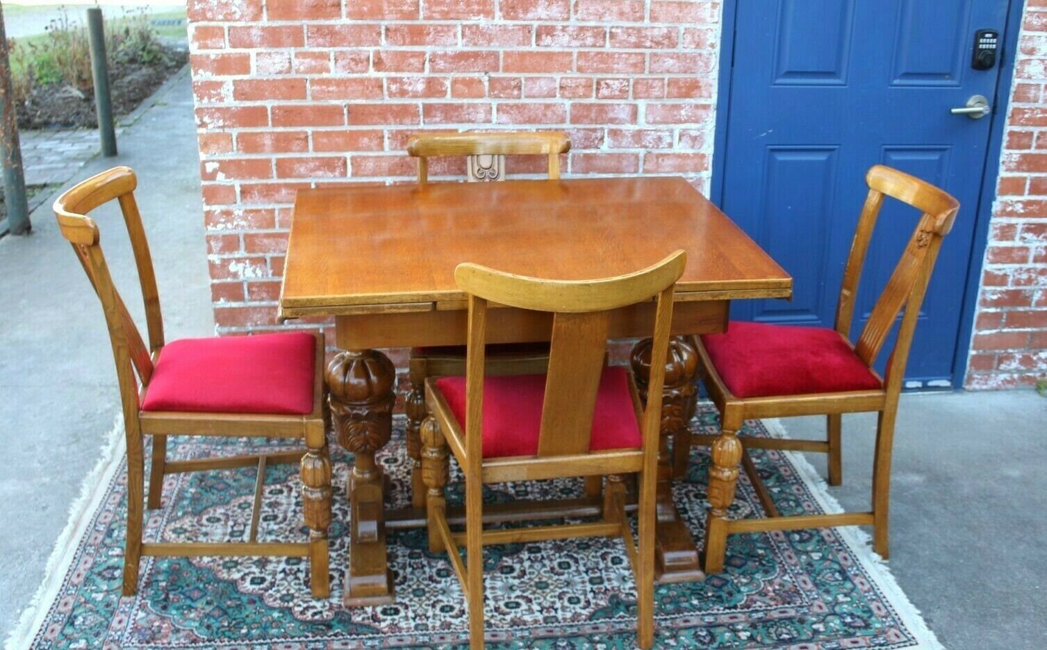 English Antique Oak Art Deco Draw Leaf Table and 4 Chairs