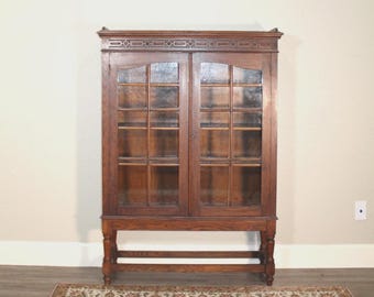 English Antique Edwardian Oak Bookcase / Display Cabinet