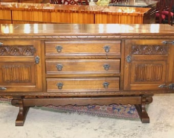 English Antique Oak Sideboard Buffet Bar Cabinet with Carved Doors & Drawers