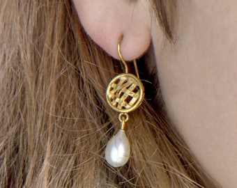 18K Gold Plated Silver Basket Weave Earrings with Pearls, Woven Pearl Earrings, Pearl Dangle Earrings, Gold Pearl Earrings, Gift for Her