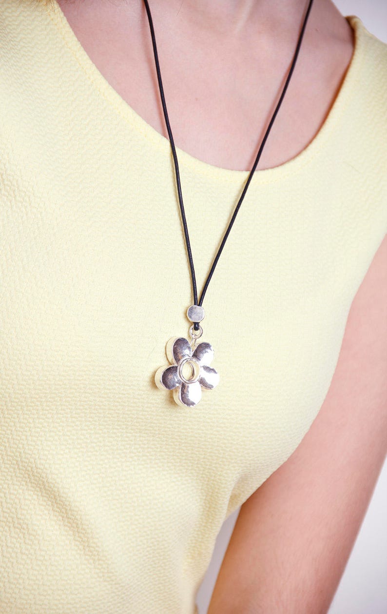 Sterling Silver Flower Pendant Necklace, Leather Cord Necklace, Floral Women Jewelry, Boho Chic Flower Necklace, Romantic Jewelry Gift image 3