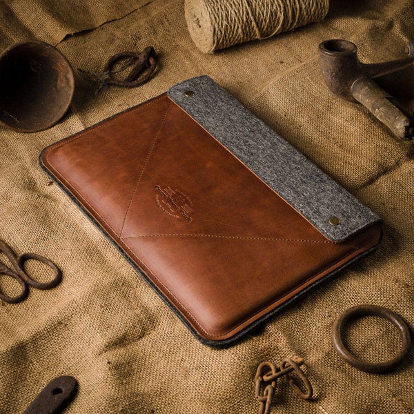 MacBook Pro 14 inch M5 case MacBook pro 16 sleeve MacBook Pro 13 cover brown vegetable tanned Crazy Horse leather MacBook Pro 16 14 bag gift