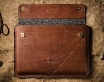 MacBook Pro 15 case, MacBook Pro 15 inch sleeve, 100% wool felt, vegetable tanned Crazy Horse leather case, MacBook Pro 16 / 13 cover / bag