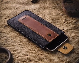 iPhone 16 / 15 sleeve / case, 100% Wool felt, genuine Italian Crazy Horse leather iPhone 16 Plus / 15 Pro Max cover iPhone 16e 16 Pro 15 Pro