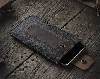 iPhone 17 16 sleeve case Wood Brown 100% Wool felt Italian Crazy Horse leather iPhone 16e 16 Plus 17 Pro Max cover iPhone 17 Air 16 Pro 15